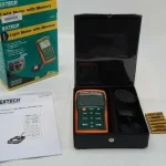 Extech-EA33-Light-Meter-with-Memory