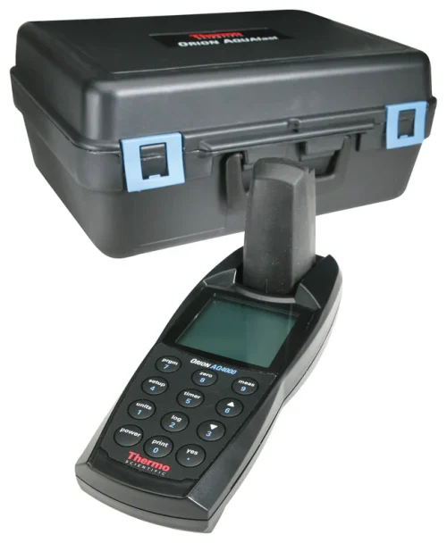Thermo Fisher Scientific Aquafast Colorimeter AQ4000 3
