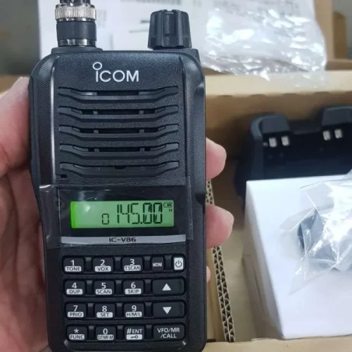 Icom IC-V86 Handie Talkie VHF 136 -174 MHz 3